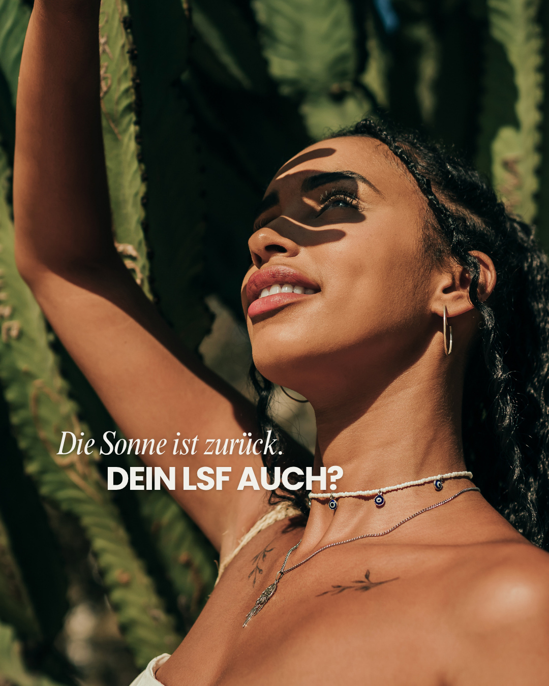 Sonnenschutz gehört nicht nur im Sommer in deine Pflegeroutine, sondern am besten das ganze Jahr über. Neben den Cremes ist aber vor allem die regelmäßige Vorsorge wichtig.☀️⁠
⁠
Vereinbare jetzt einen Termin und wir schauen gemeinsam, wie deine Haut optimal geschützt werden kann. 📅 ⁠
⁠
#SchöneHaut #Sonnenschutz #Hautkrebsvorsorge⁠
⁠
Mit Unterstützung von KI erstellt.